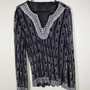 Lucky Brand Black and White Knit V-Neck Long Sleeve Blouse